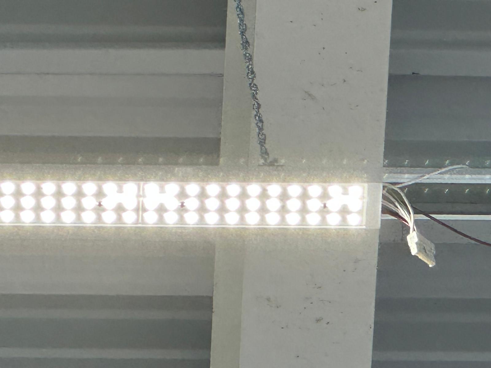 Power Feed Connection within the UNIVERSALIS Lighting Trunking System